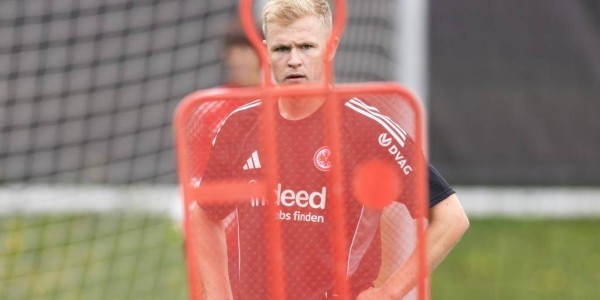 德甲球队法兰克福备战新赛季
        
    德甲球队法兰克福备战新赛季