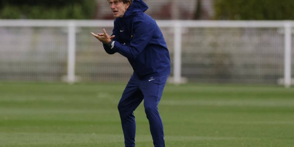 英超球队热刺备战欧冠比赛
        
    英超球队热刺备战欧冠比赛