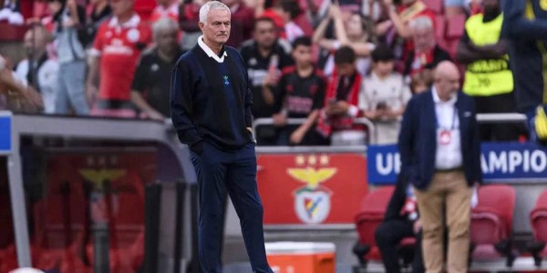 穆里尼奥签约本菲卡重返葡萄牙足坛，周六首秀